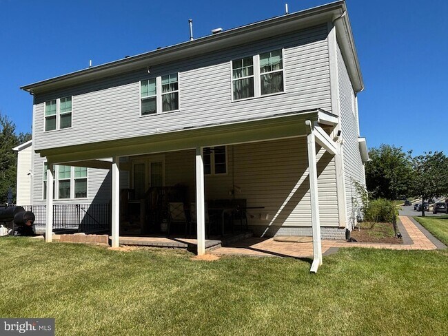 Building Photo - 4900 Quixote Ct