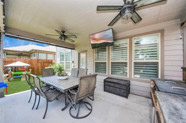 Building Photo - 8919 RoseWood Grove Ln