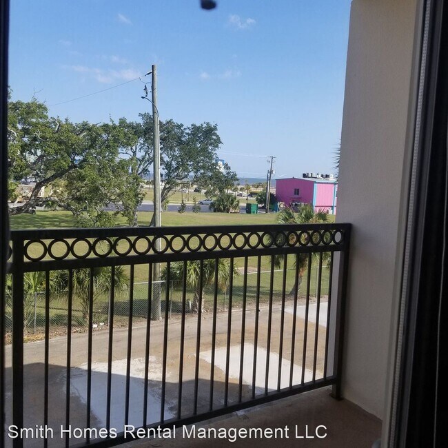Building Photo - 2 br, 2 bath House - 2046 Beach Blvd #A326