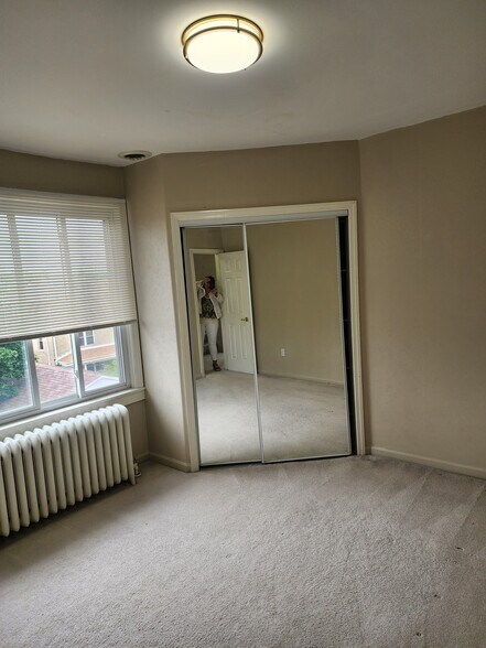 Building Photo - 5505 Beacon St