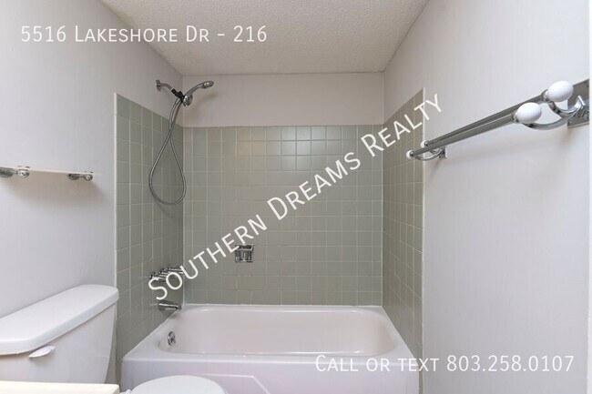 Building Photo - 5516 Lakeshore Dr