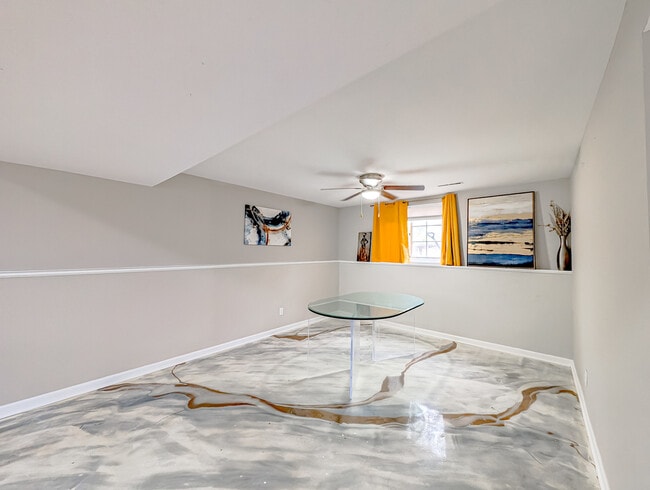 Building Photo - 8616 Hickory Ave