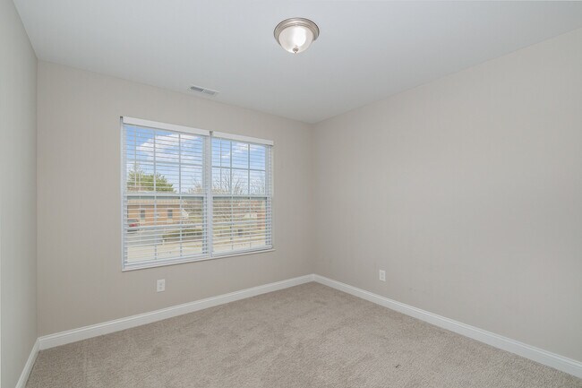 Building Photo - 2017 Terrace Ct