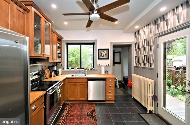 Building Photo - 365 2nd Ave