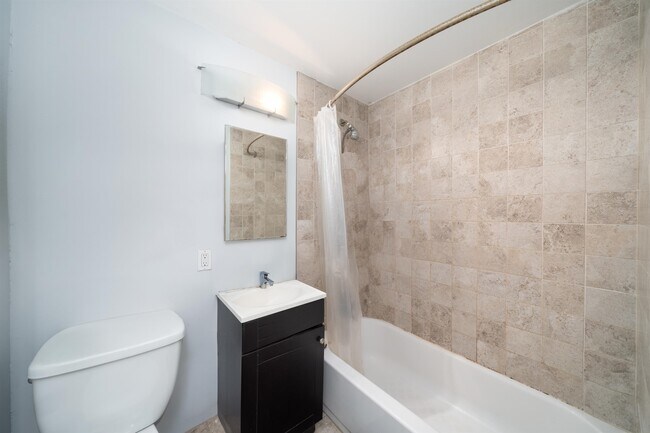 Building Photo - 162 Steuben St