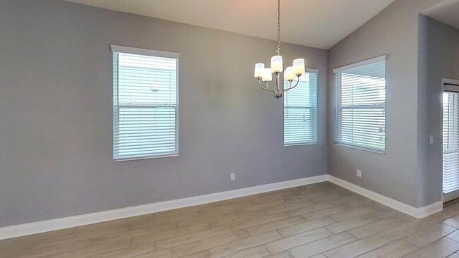 Building Photo - 640 Becklow St