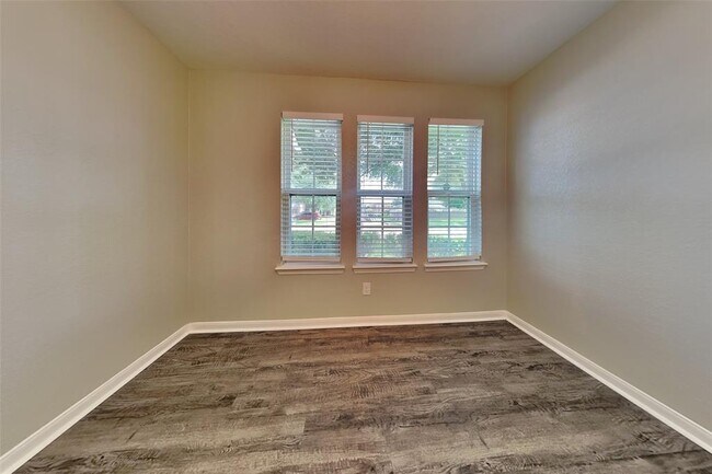 Building Photo - 17727 Barton Point Ln