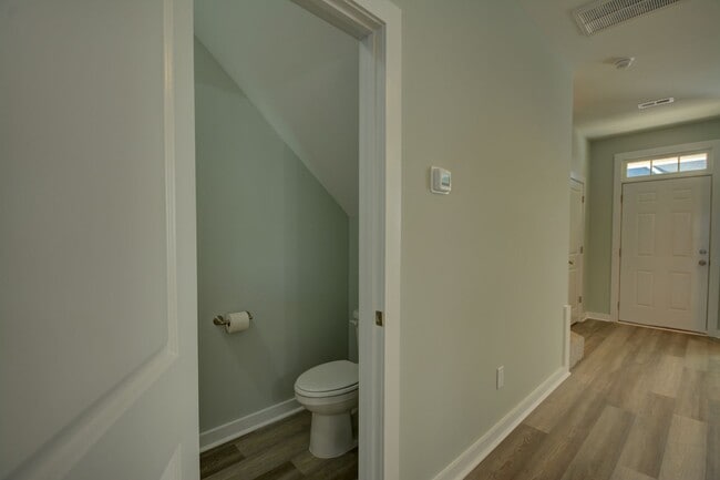 Building Photo - Beachside Village Townhomes: 3 bedroom 3.5...