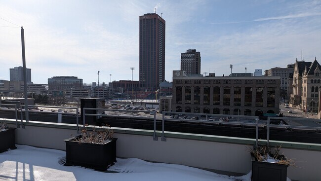 Building Photo - 149 Swan St