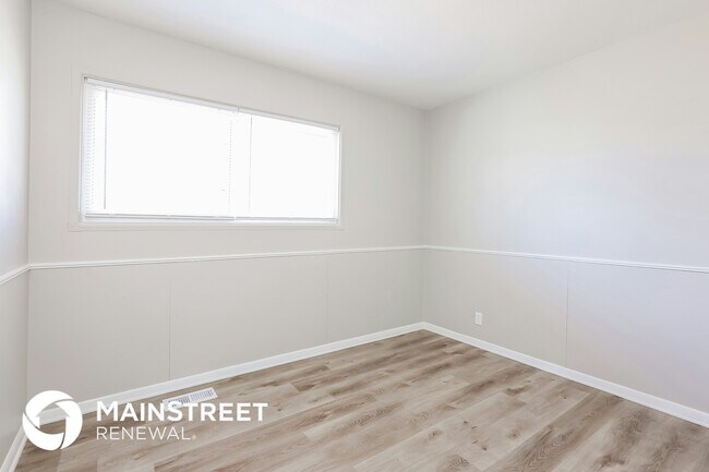 Building Photo - 413 N Seminole Dr