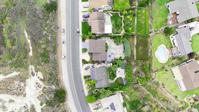 Building Photo - 4866 Park Dr