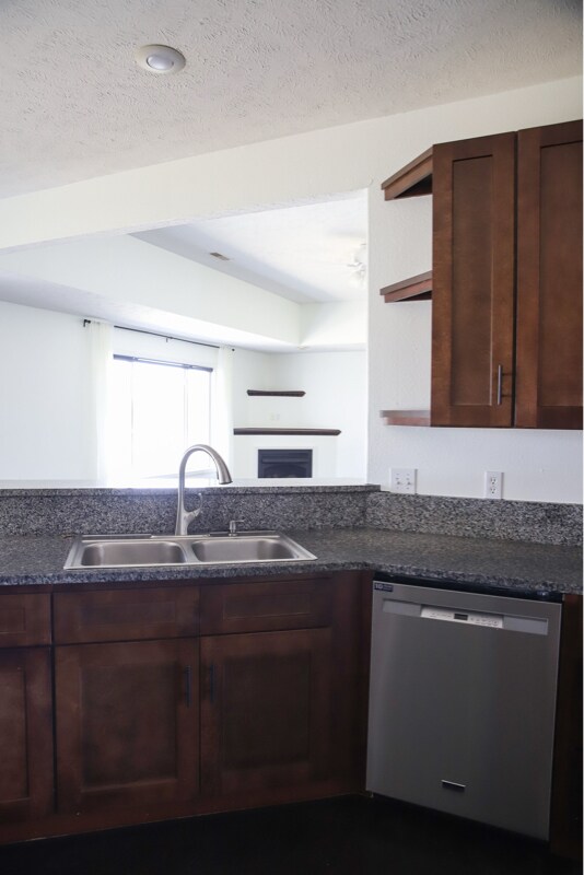 Building Photo - 108 Deer Run