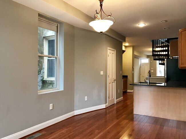 Building Photo - 25 N Montford Ave