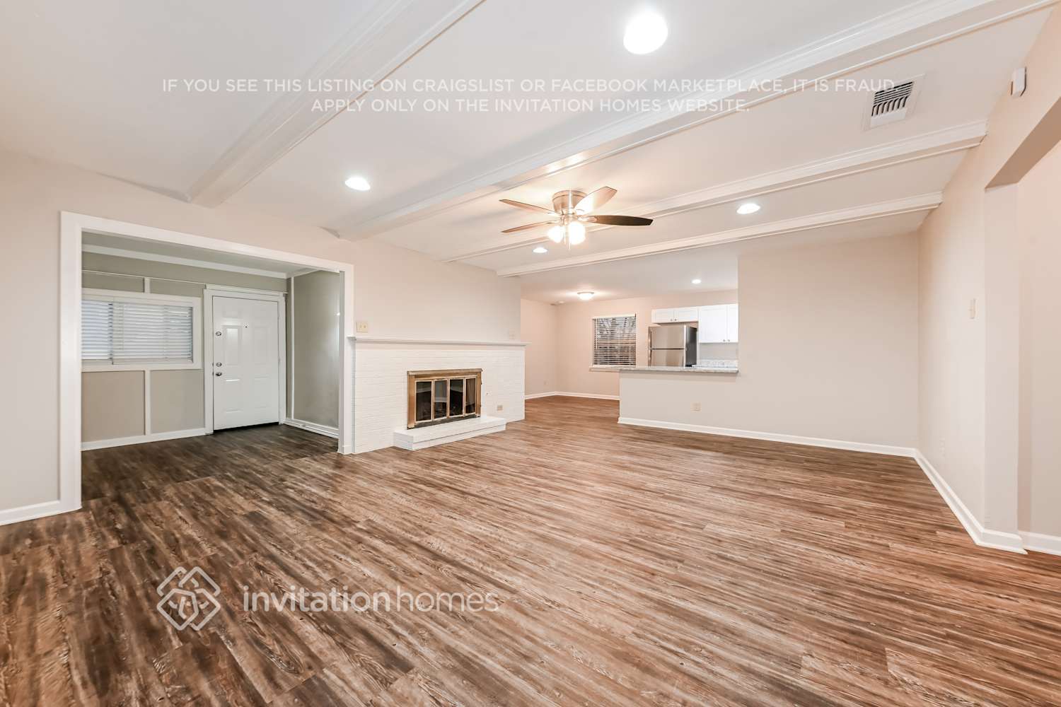 Building Photo - 2324 Lovell Dr