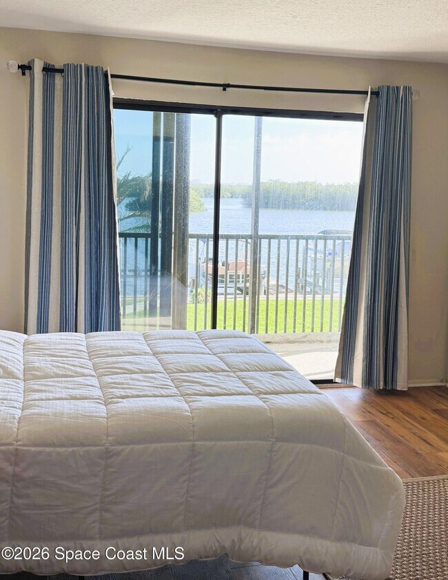 Building Photo - 1525 Minutemen Causeway