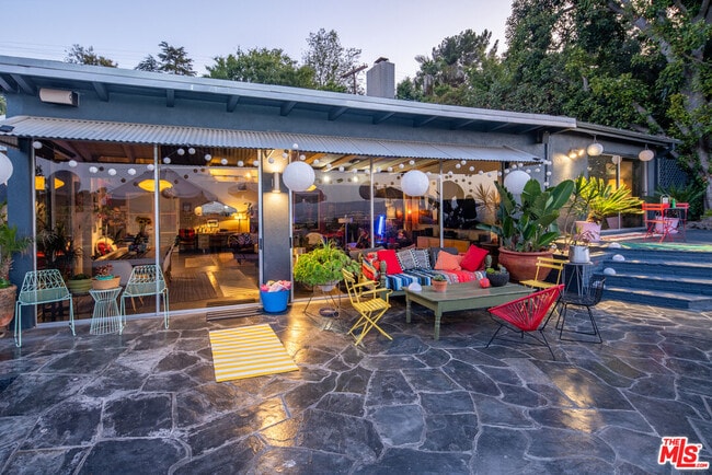 Building Photo - 8147 Mulholland Terrace