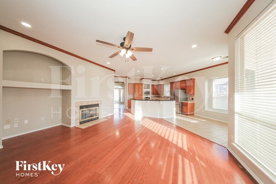 Building Photo - 12533 Youngs Pl