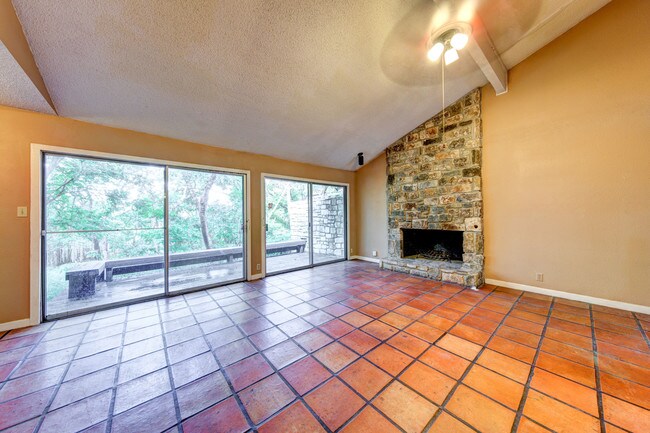 Building Photo - 1430 Redbud Cove