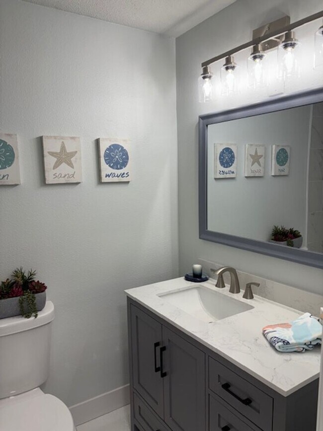 Building Photo - Fully Renovated 3-Bedroom Gem with Modern Upgrades & Timeless Charm!