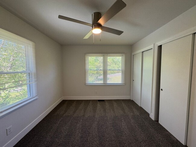 Building Photo - 4 Bedroom house with Second kitchen in basement