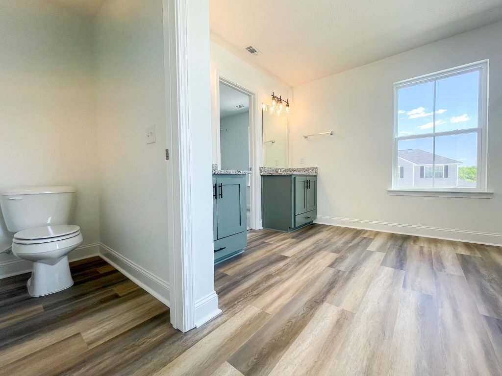 Building Photo - 549 Meloney Dr