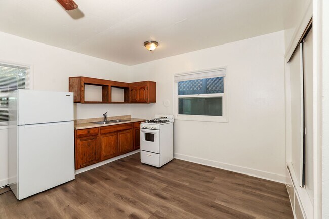 Building Photo - 2107MONTGOMERYDRIVE (L)