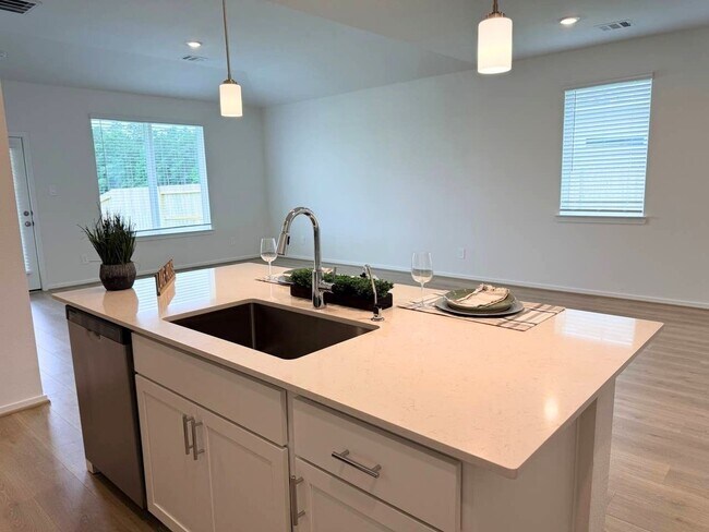 Building Photo - 16238 Parish Pointe Ct
