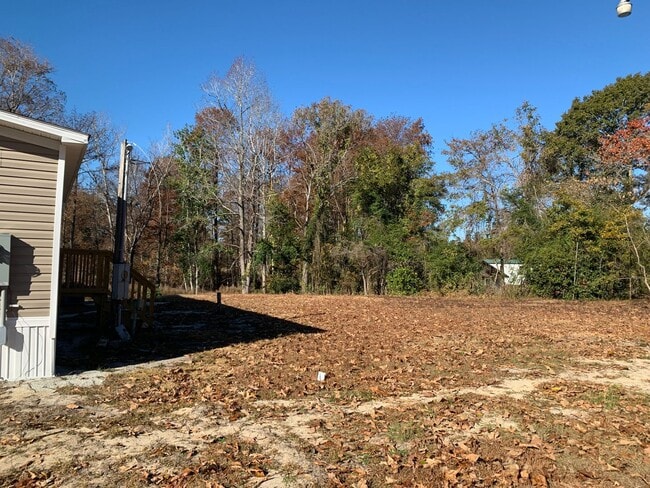 Building Photo - 464 Lake Dr
