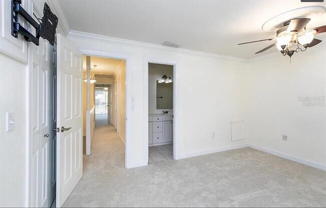 Building Photo - 3225 Ramblewood Dr N