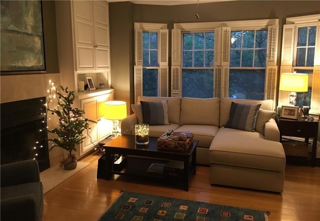 Building Photo - 16 Grotto Ave