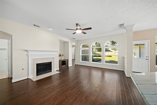 Building Photo - 22430 Water Edge Ln