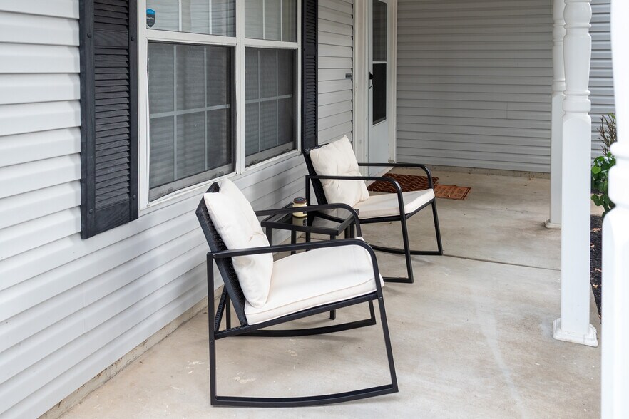 Porch - 3270 Greenwich Ct