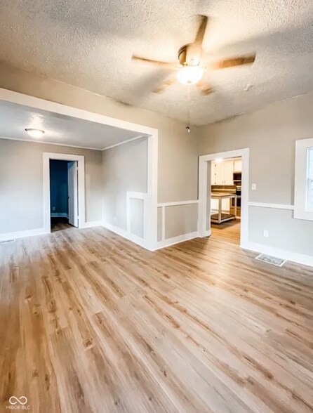 Building Photo - 102 Meridian St