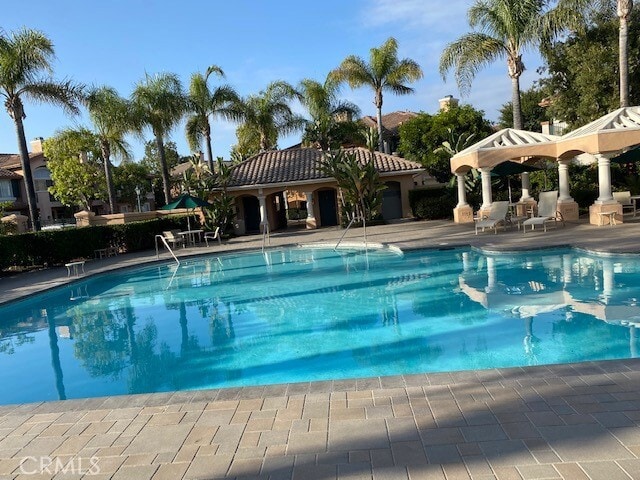 Building Photo - 2003 Ladrillo Aisle