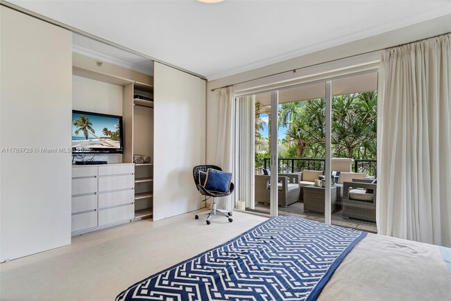 Building Photo - 19227 Fisher Island Dr