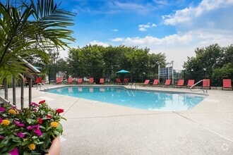 Building Photo - Hunter's Creek Apartments