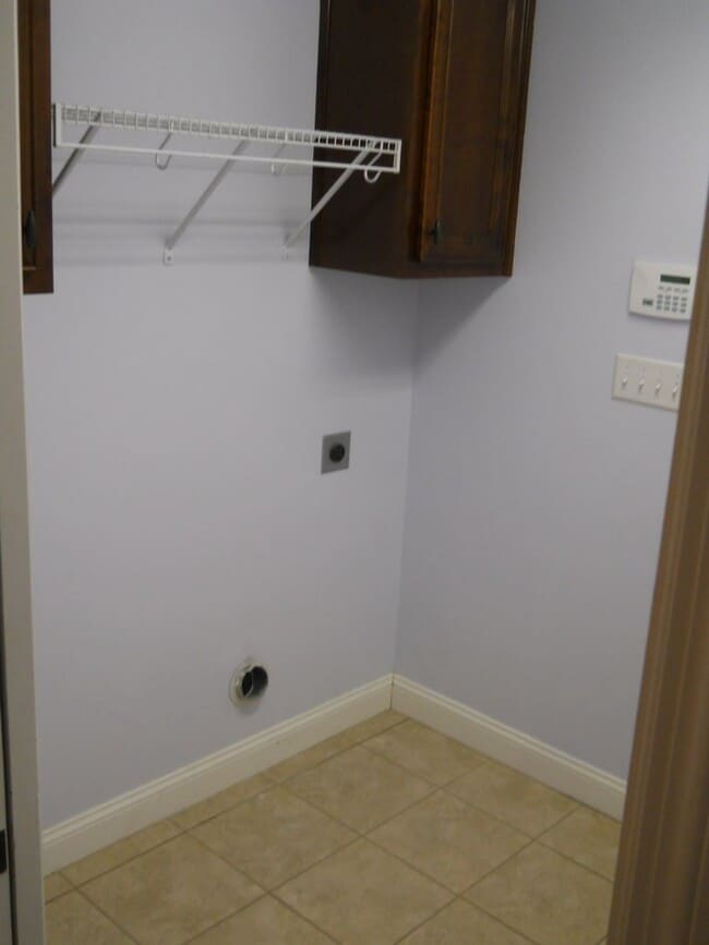 Building Photo - Glen Laurel S/D