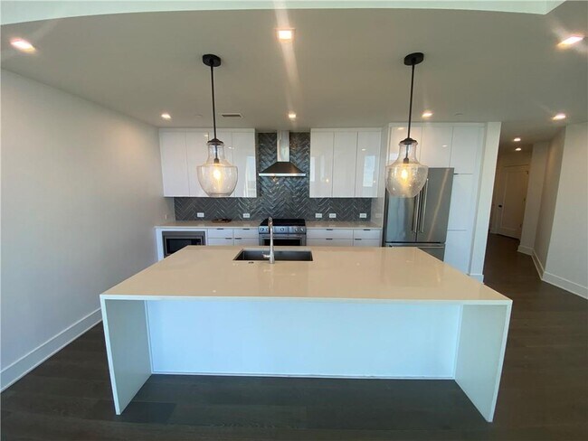 Building Photo - 788 West Marietta St NW