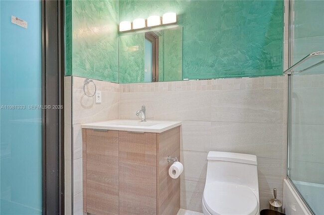 Building Photo - 3747 Prairie Ave