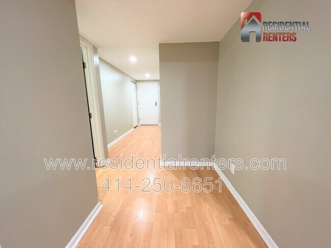 Building Photo - 270 E Highland Ave