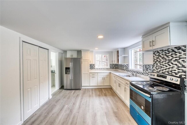 Building Photo - 42 Lime Kiln Rd