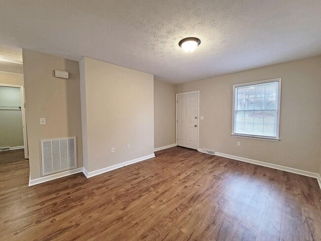 Building Photo - 962 Beverly Dr