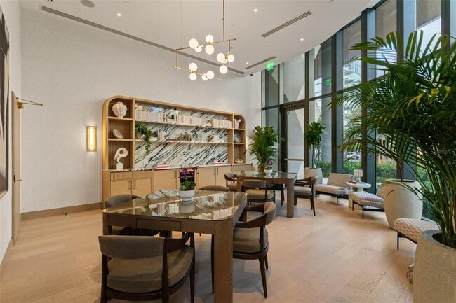 Building Photo - 3015 S Ysabella Ave