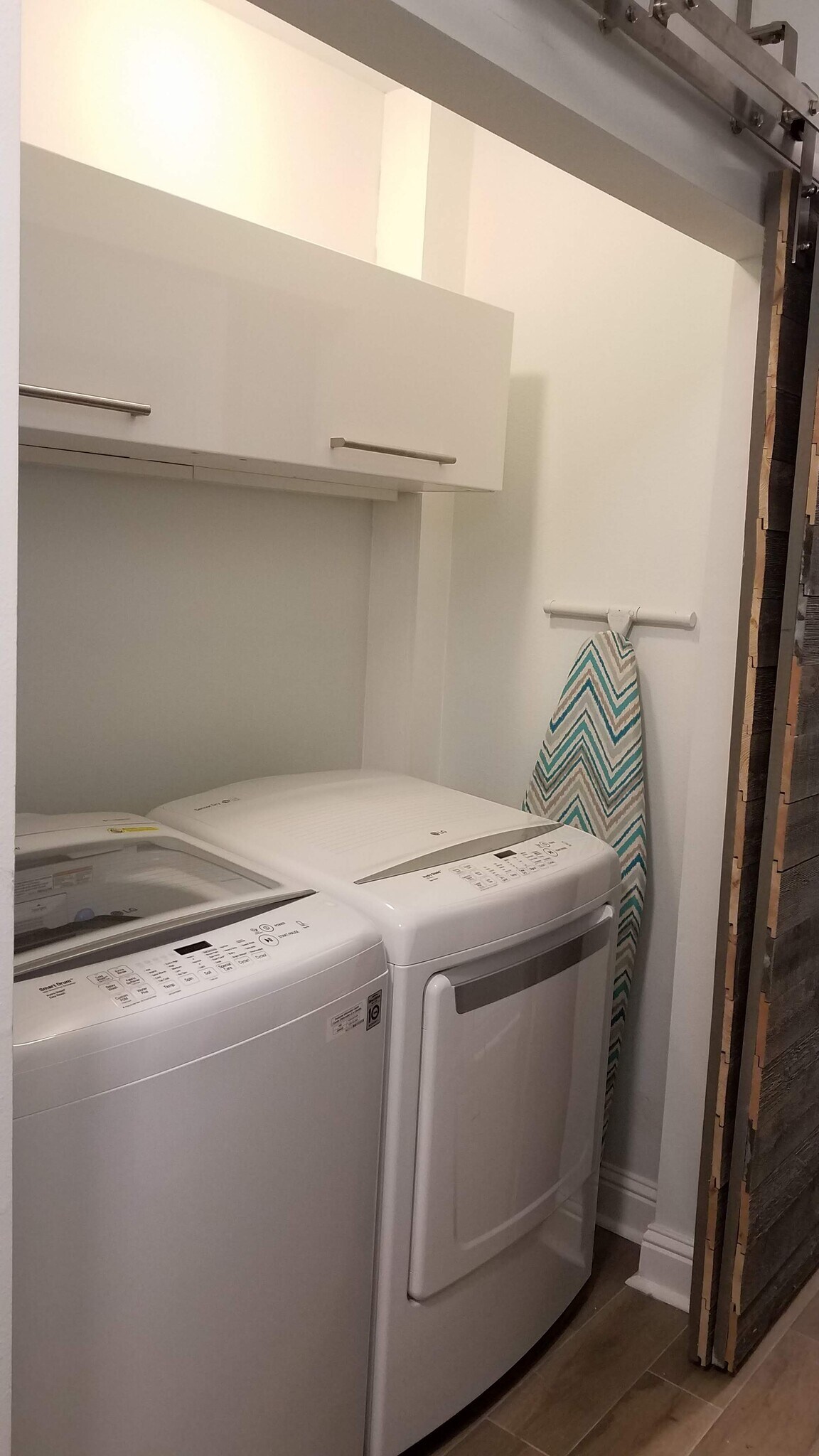 Washer/Dryer inside unit - 3817 General Taylor St