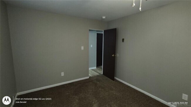 Building Photo - 4627 Far Hills Ave