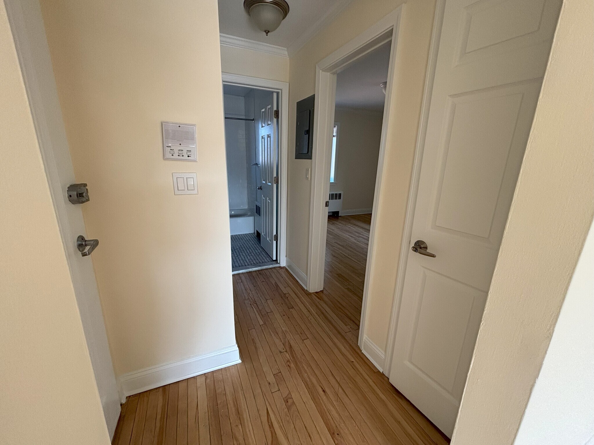 Building Photo - 153 Saint Paul St