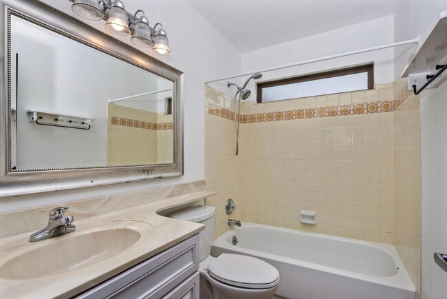 Building Photo - 10625 E Becker Ln