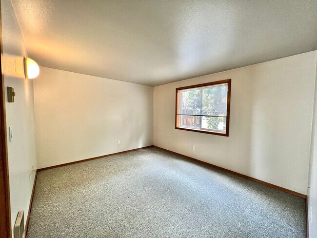 Building Photo - Cozy Grey Hawk Condo by COCC!