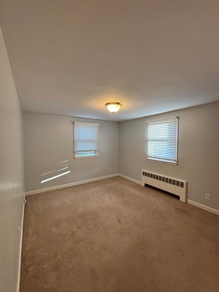 Building Photo - 40 Neillian Way