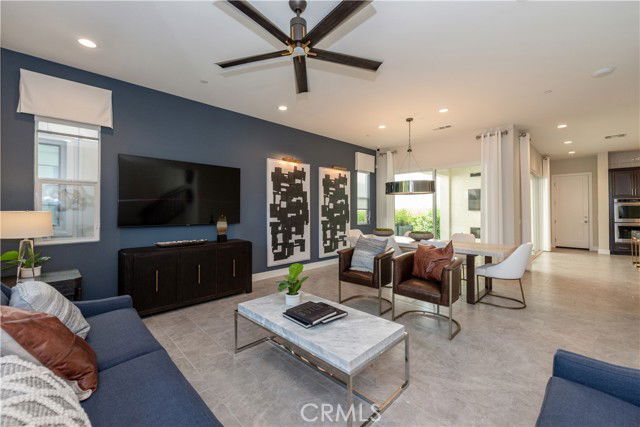 Building Photo - 255 Sawbuck